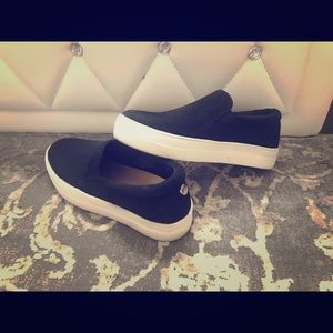 Platform Sneakers Worn Once!Steve Madden GillsDupe
